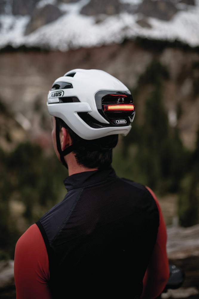 Beklædning - Cykelhjelme - Abus Taipan m. LED - Shiny White