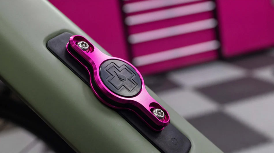 Tilbehør - Cykellås - Muc-Off Secure Tag Holder 2.0 A 7 grams - Iridescent