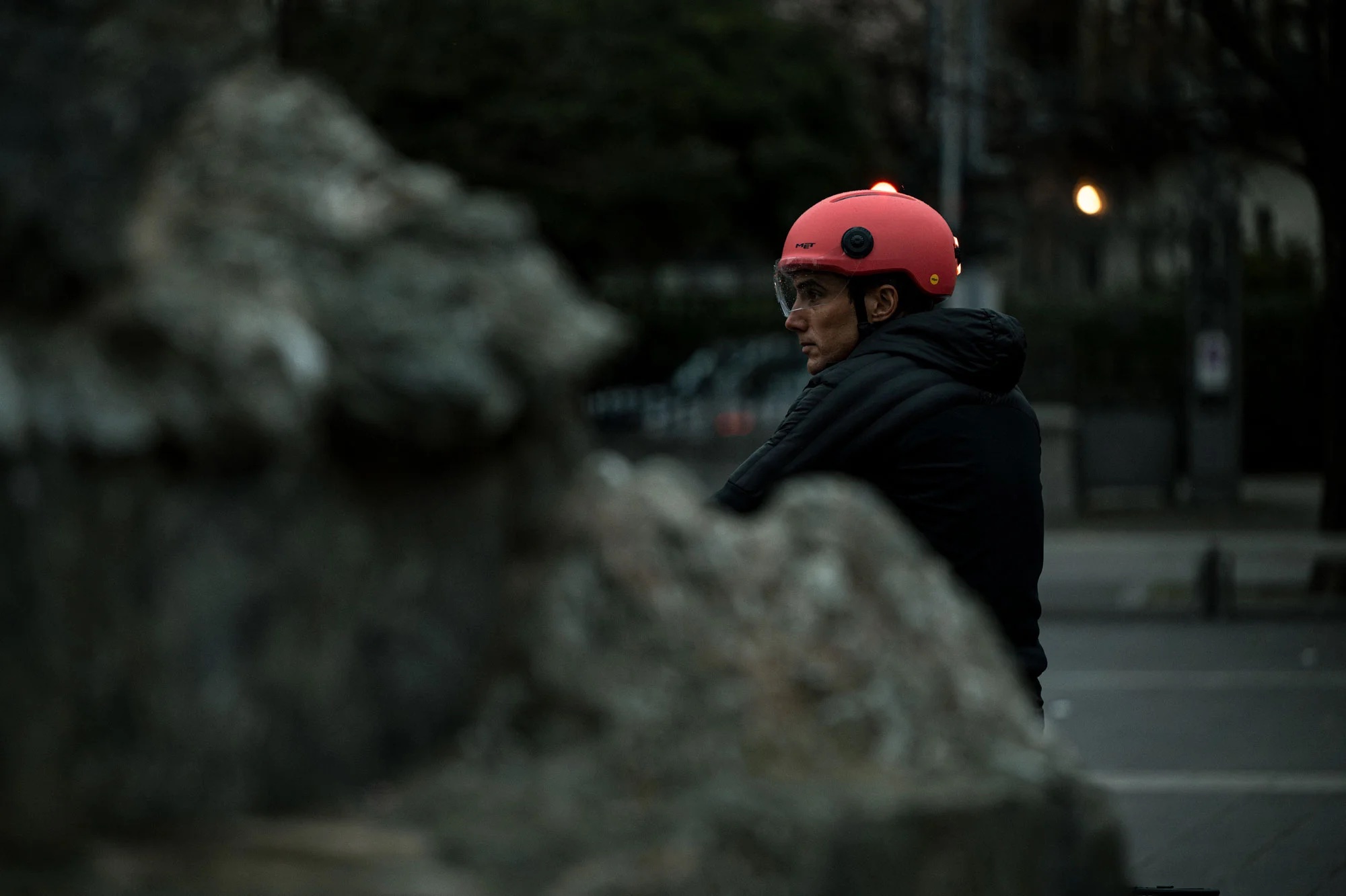 Beklædning - Cykelhjelme - MET Helmet Vibe On MIPS m. LED - Moss Gray/Matt (elcykel hjelm)