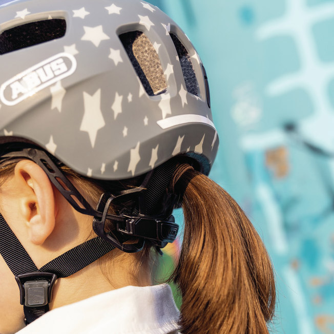 Beklædning - Cykelhjelme - Abus Youn-I 2.0 m. LED lys - Sort/Street Art (DK)