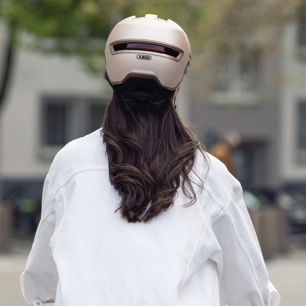 Beklædning - Cykelhjelme - Abus Hud-Y m. LED lys - Grå