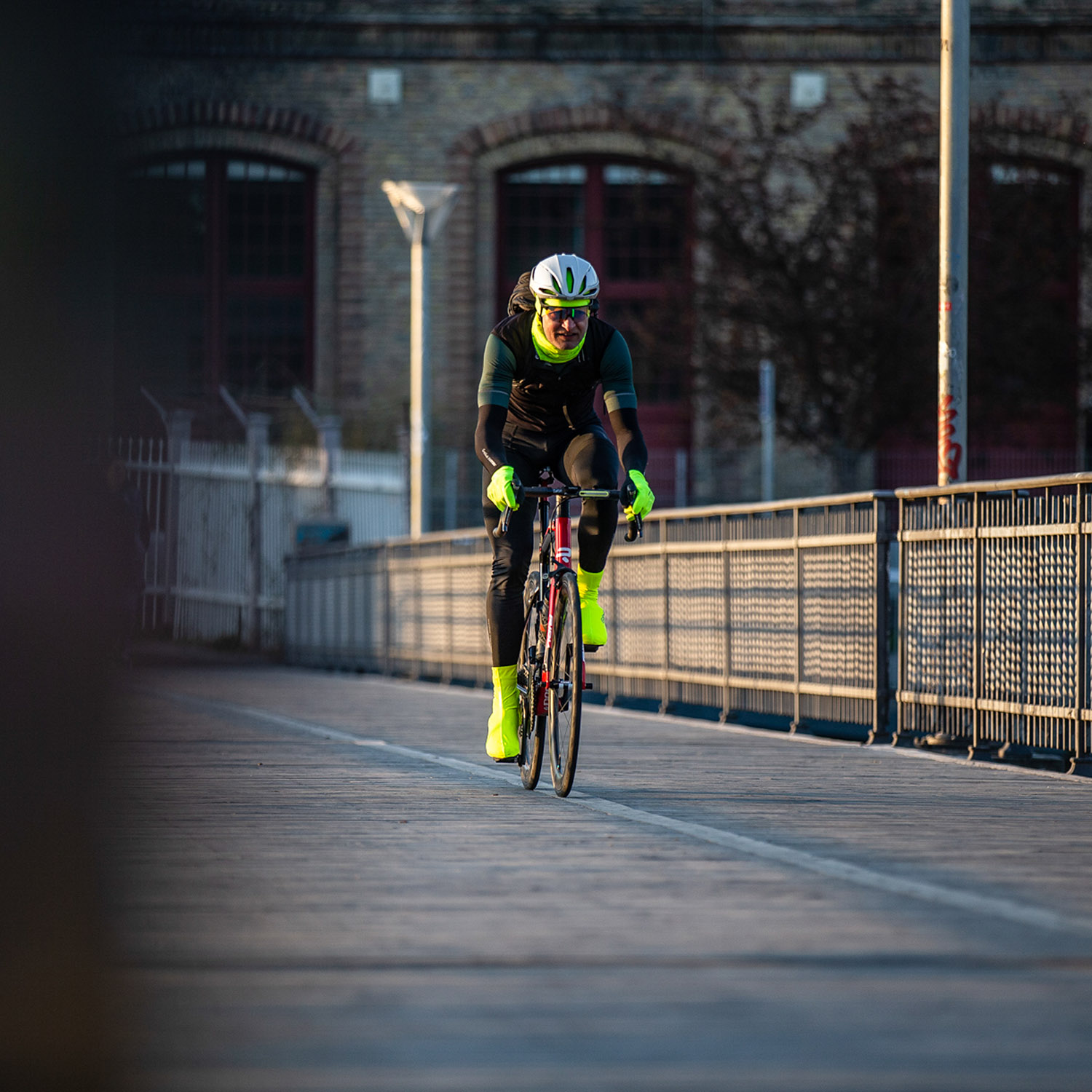 Beklædning - Cykelhandsker - GripGrab Ride Hi-Vis Vindtæt Overgangshandske - Hi-Vis Gul