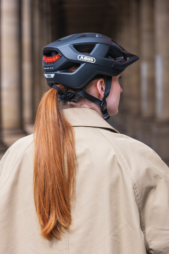 Beklædning - Cykelhjelme - Abus Aduro 3.0 m. LED - Velvet Black