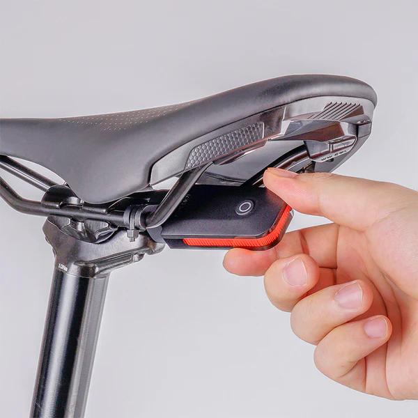 Tilbehør - Cykellygter - Ravemen CL01 Baglygte m. bremselys - 30 Lumen