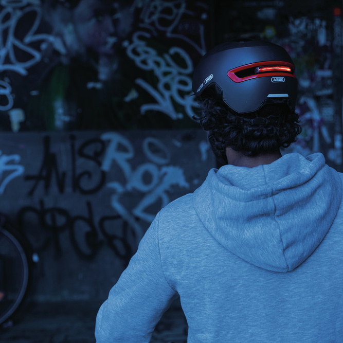 Beklædning - Cykelhjelme - Abus Hud-Y m. LED lys - Grå