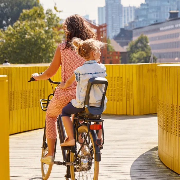 Tilbehør - Cykelstole - Urban Iki Barnestol Junior til bagagebærer - 5 til 10 år (max. 35 kg) - Black/Kurumi Brown