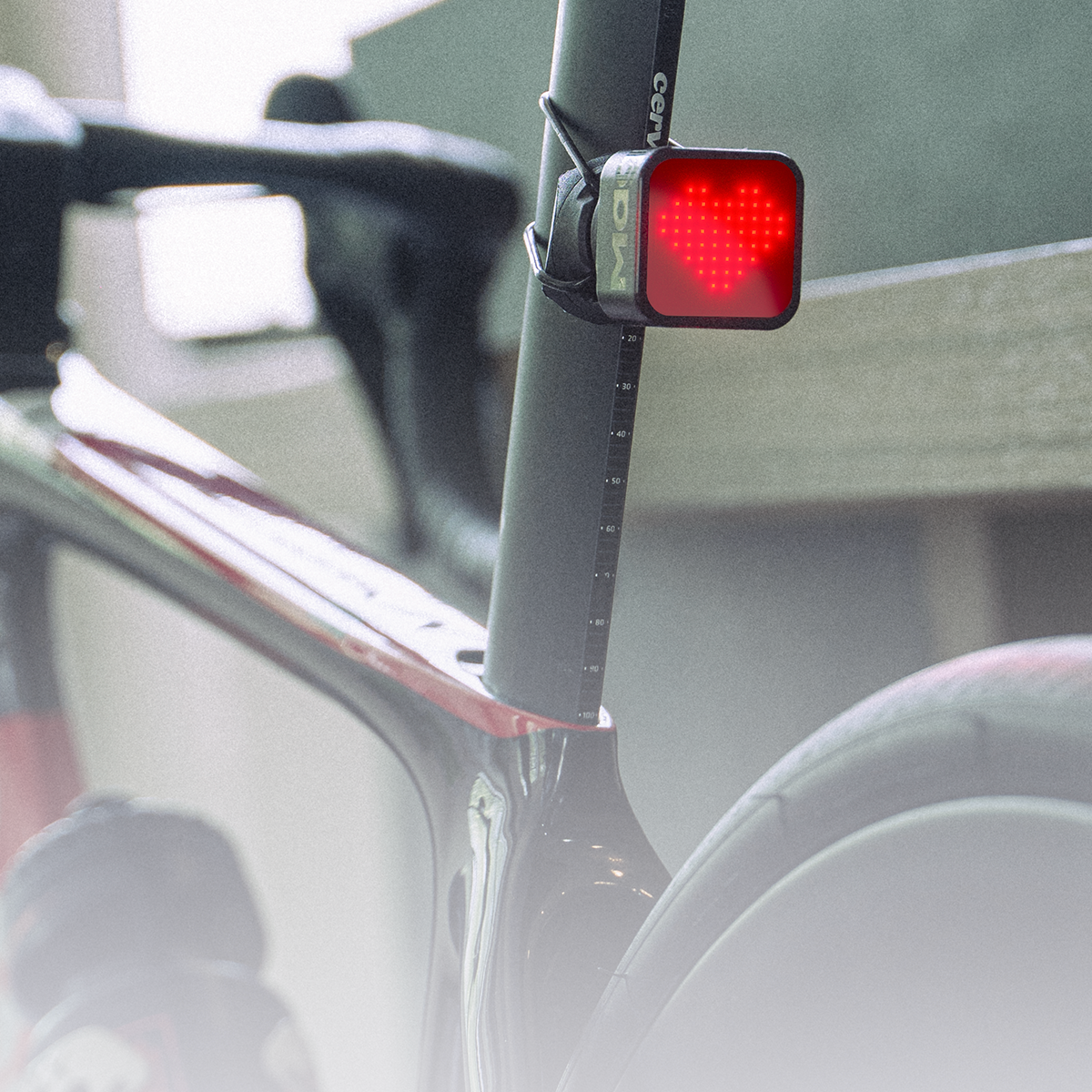 Tilbehør - Cykellygter - Magene Smart Tail Light L308 - Bagygte til Sadelpind