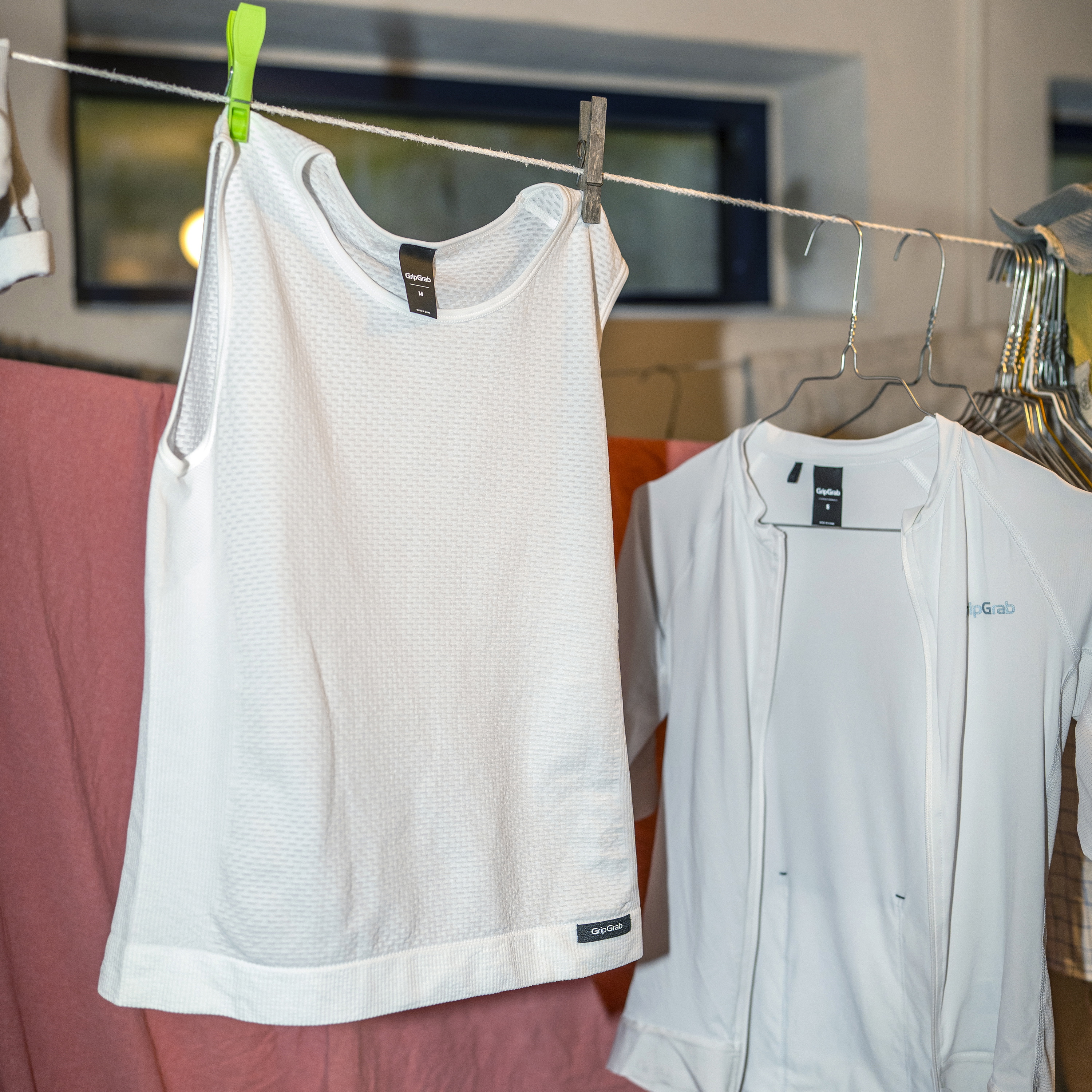 Beklædning - Baselayer / Undertøj - GripGrab PACR Sommer Ærmeløs Base Layer - White