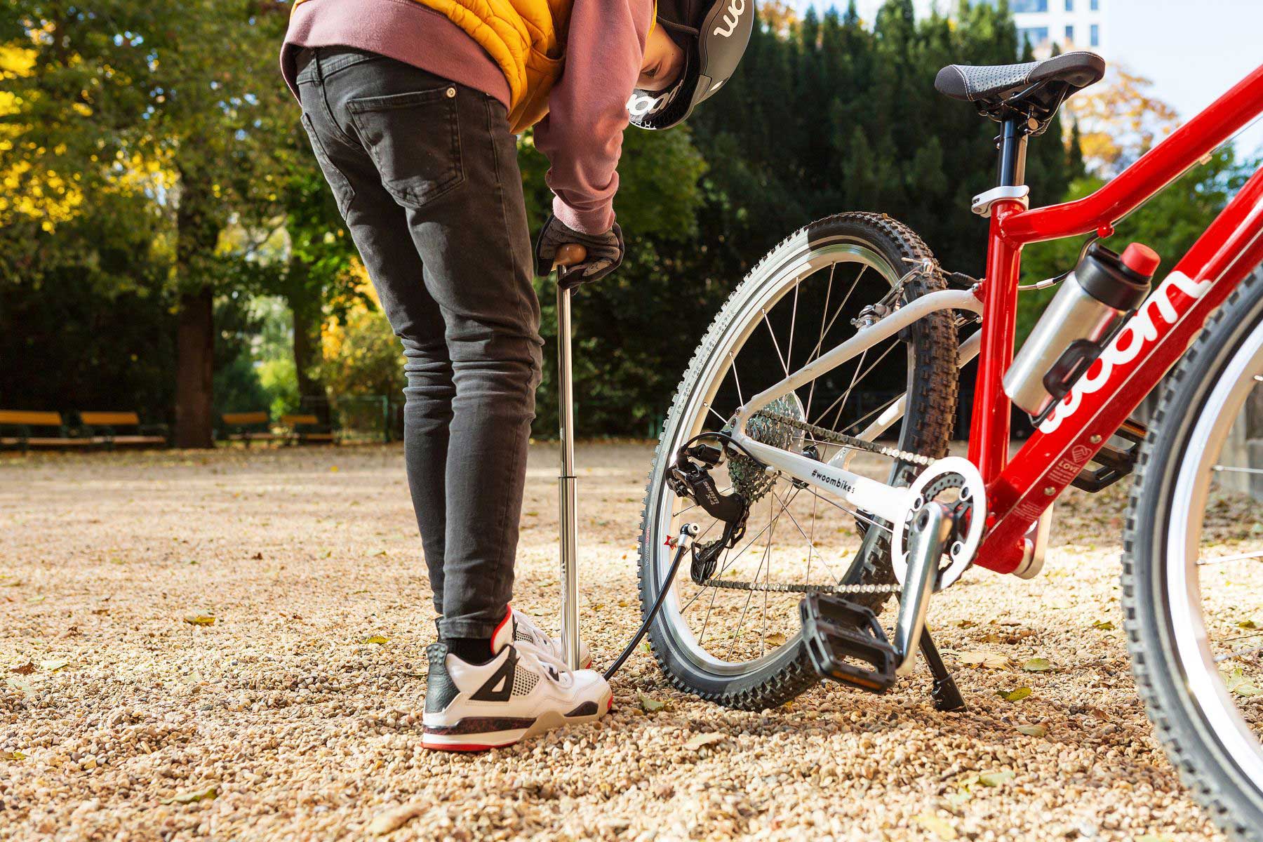 Tilbehør - Cykelpumper - Woom AIRFLO Mini-fodpumpe