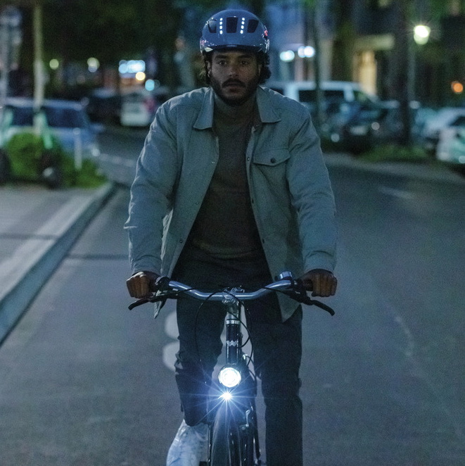Beklædning - Cykelhjelme - Abus Hyban 2.0 m. LED lys - Blå