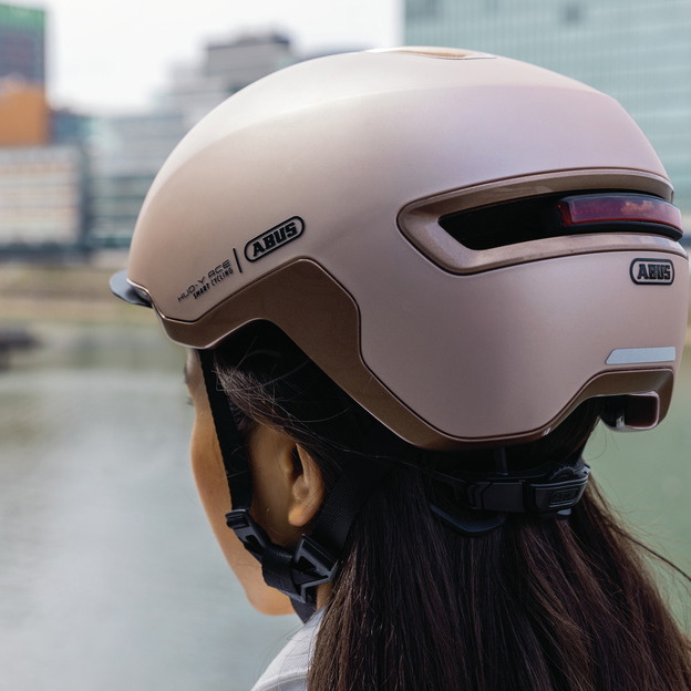 Beklædning - Cykelhjelme - Abus Hud-Y m. LED lys - Gul