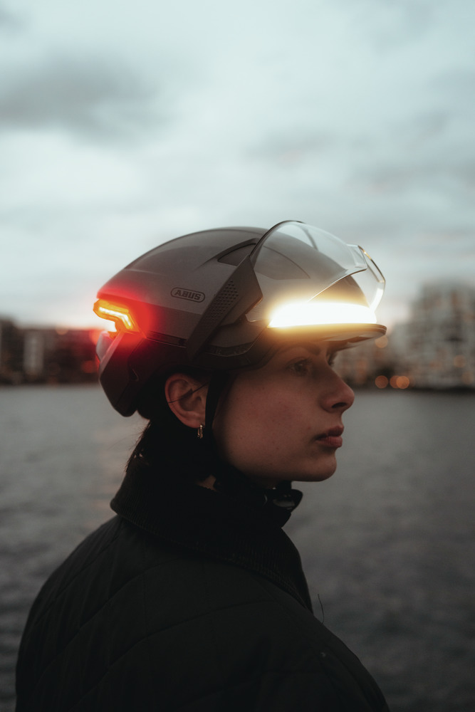 Beklædning - Cykelhjelme - Abus Hyp-E BL.ACE m. LED Lys - Signal Yellow