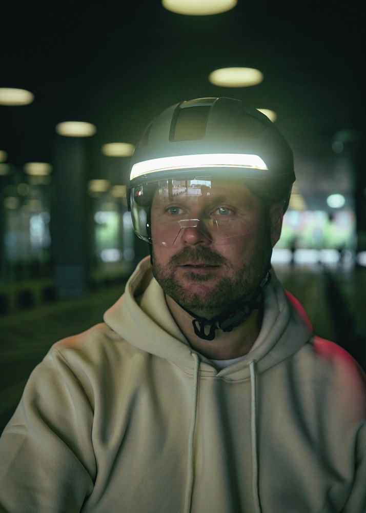 Beklædning - Cykelhjelme - Abus Hyp-E m. LED Lys - Midnight Blue