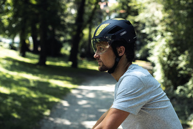 Beklædning - Cykelhjelme - Abus Hyban 2.0 ACE Hjelm m. LED lys og visir - Sort