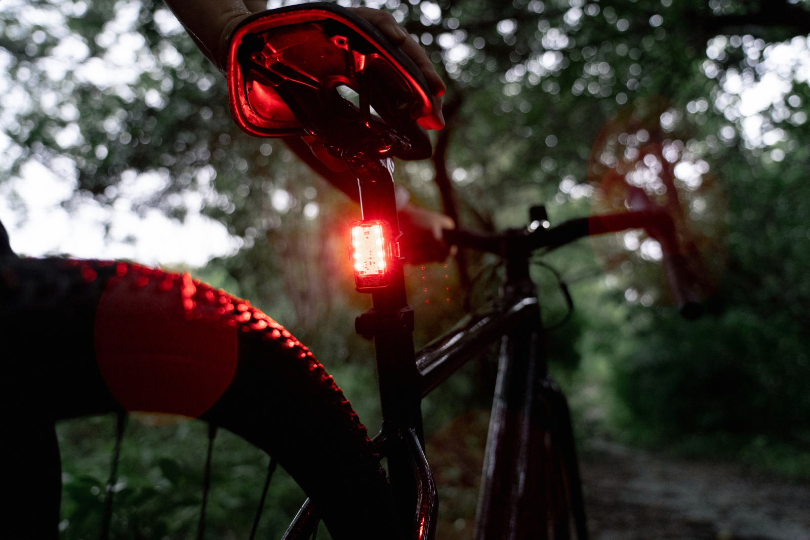 Tilbehør - Cykellygter - Lezyne KTV Pro+ Ai Alert StVZO Baglygte m. bremselys 30 lumen - Black
