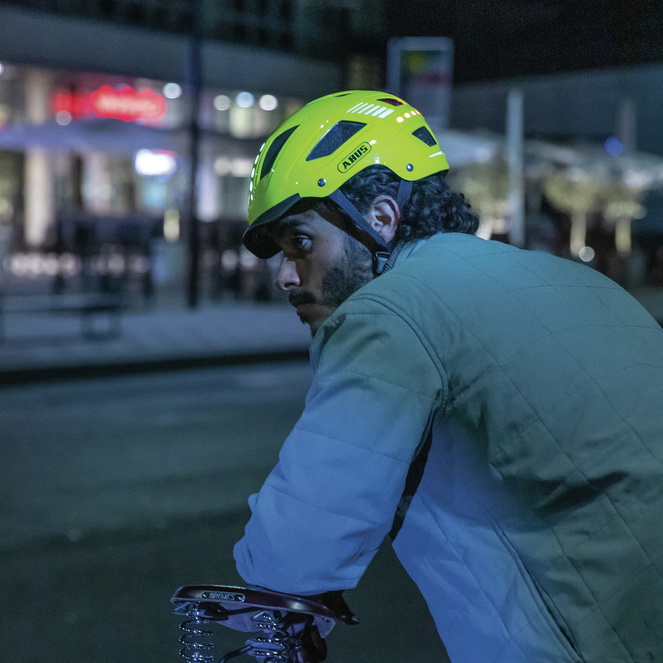 Beklædning - Cykelhjelme - Abus Hyban 2.0 m. LED lys - Sort