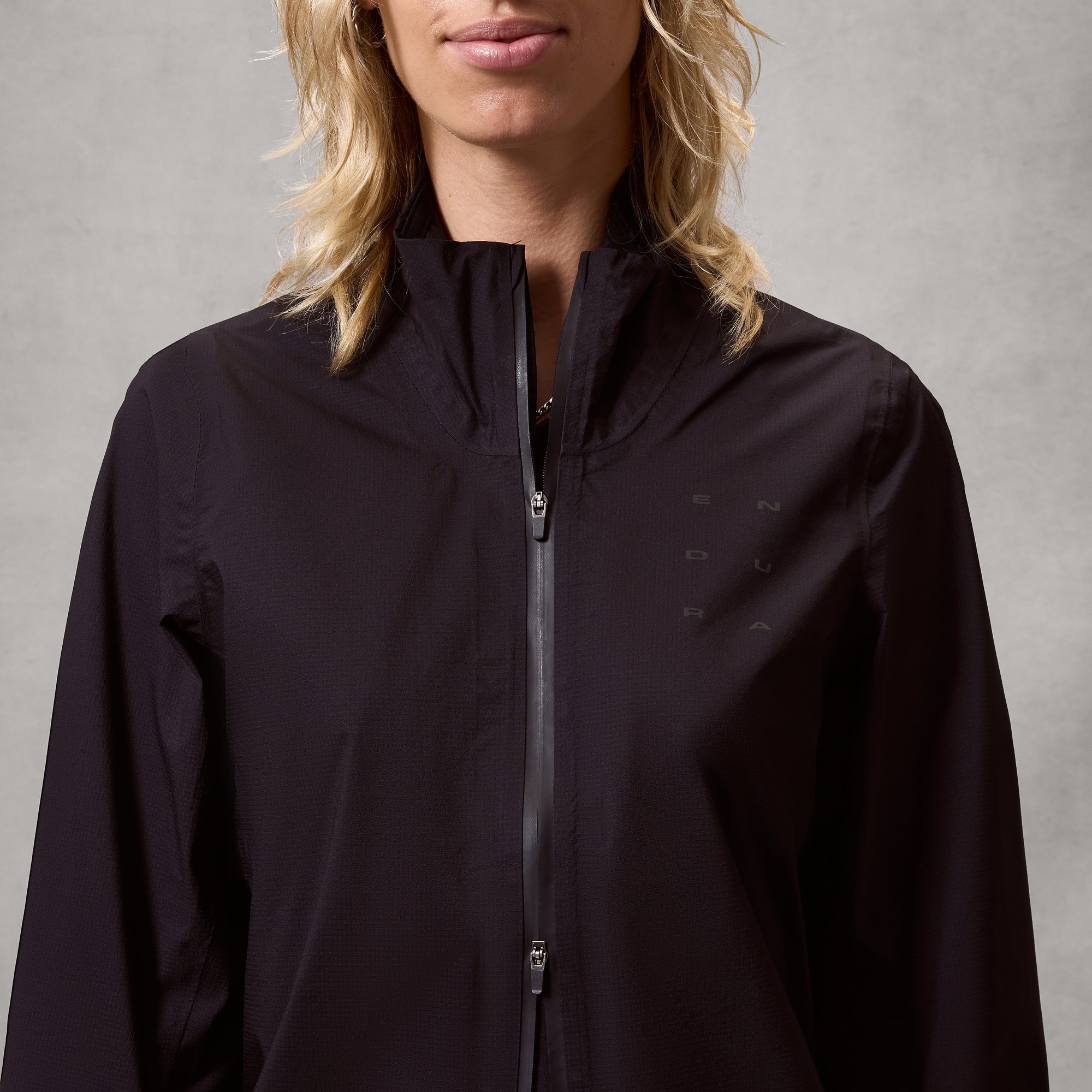 Beklædning - Regntøj & Vindtøj - Endura Women's AllTrack Race Cape - Black