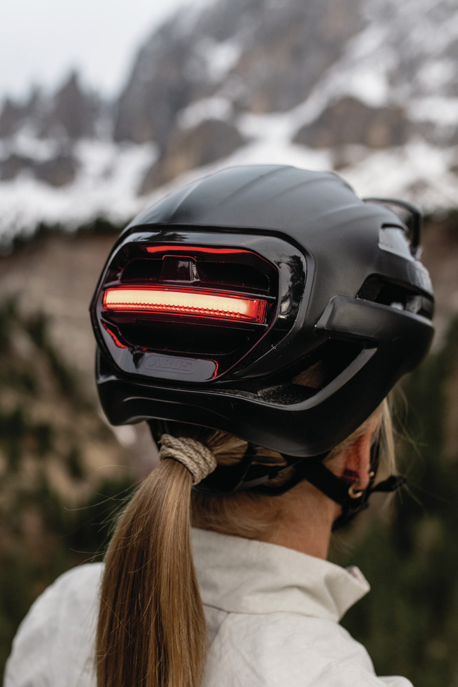 Beklædning - Cykelhjelme - Abus Taipan m. LED - Velvet Black
