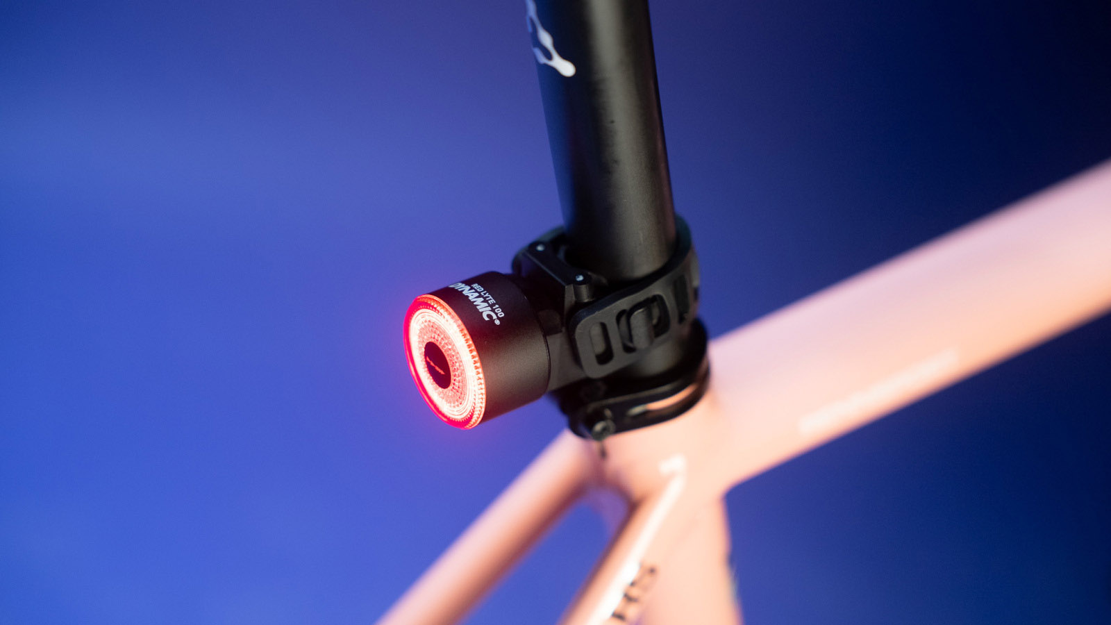 Tilbehør - Cykellygter - Dynamic Red Lyte 100 Baglygte 100 lumen m. bremselys