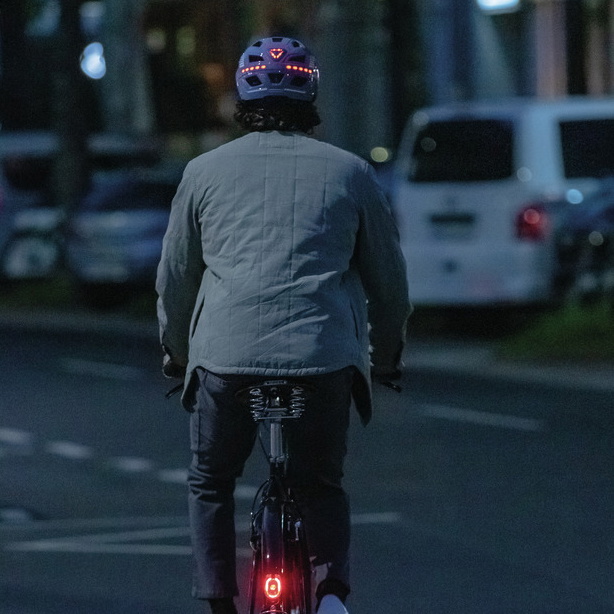 Beklædning - Cykelhjelme - Abus Hyban 2.0 m. LED lys - Blå