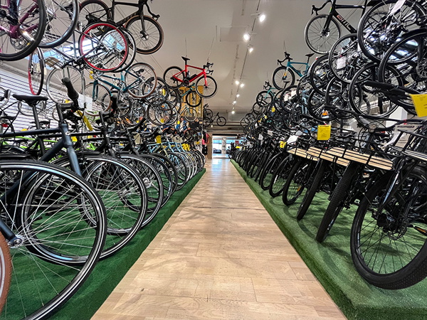 Cykelexperten.dk MEGASTORE - Cykelbutikken indefra