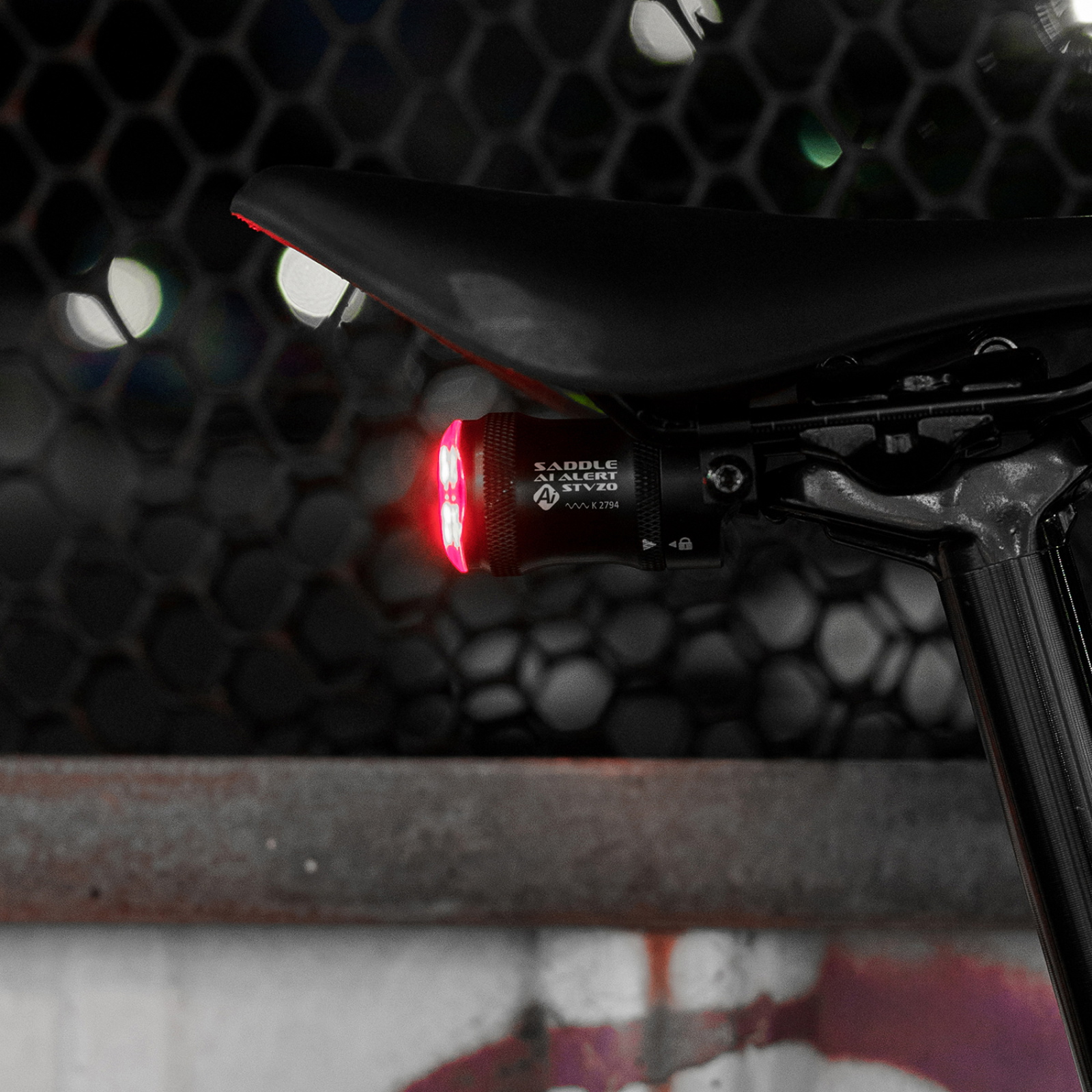 Tilbehør - Cykellygter - Lezyne Saddle Ai Alert StVZO Baglygte m. bremselys 40 lumen - Black