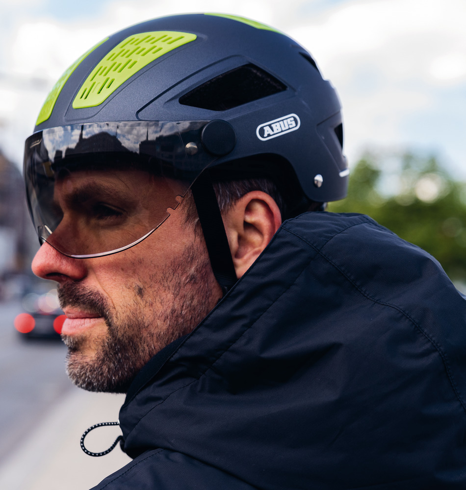 Beklædning - Cykelhjelme - Abus Hyban 2.0 ACE signal m. LED og visir - Gul