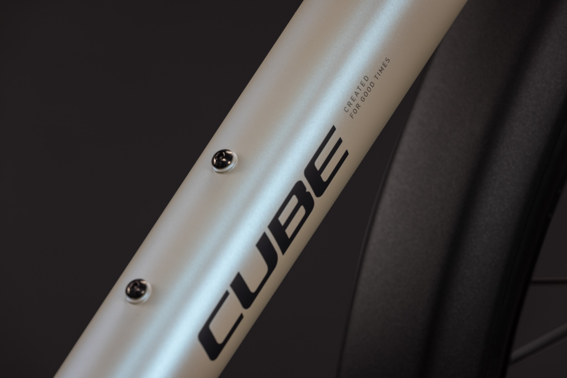 Cykler - Damecykler - Cube Editor ONE FE (Fully Equipped) Trapeze Dame 2027 - Glintsand´n´Black