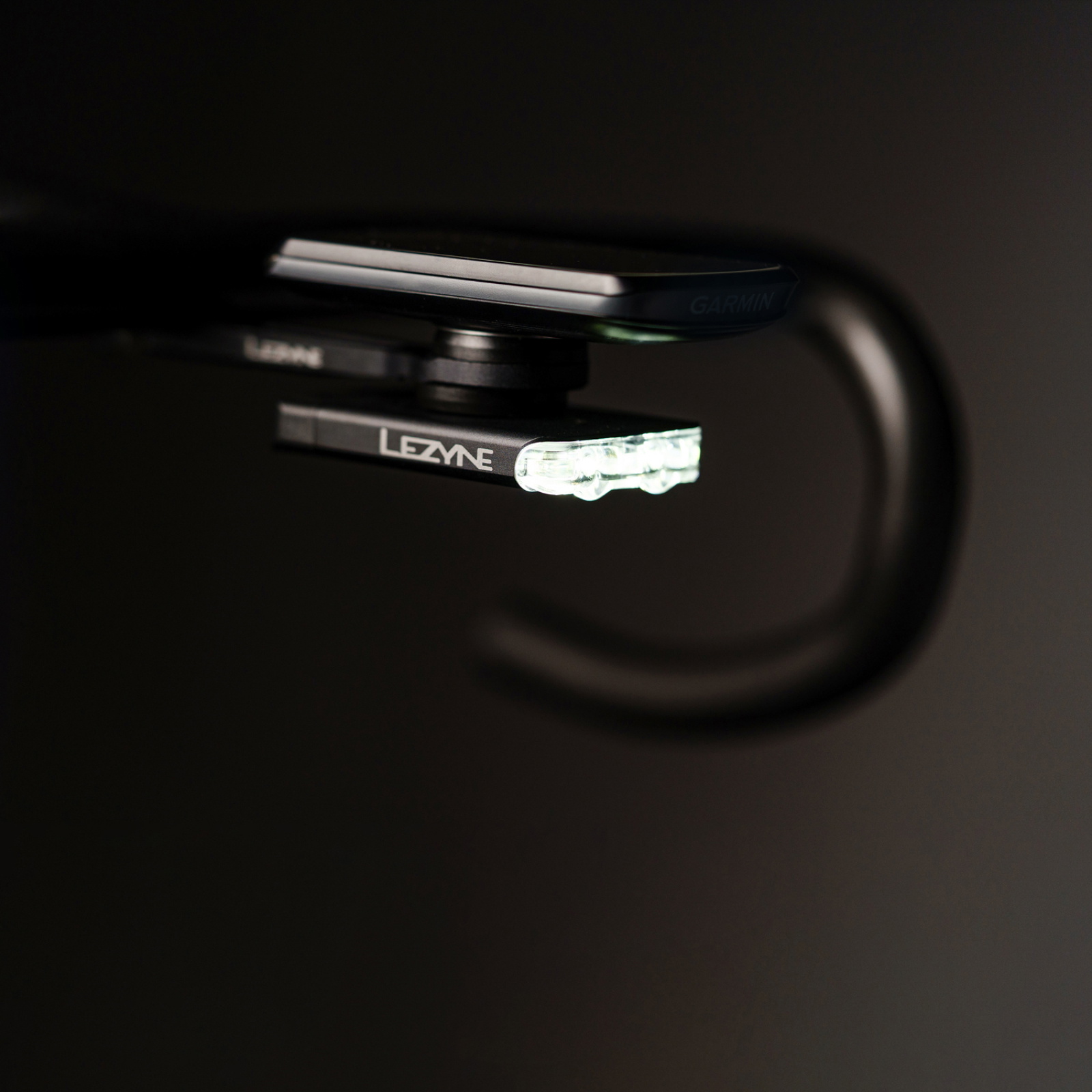 Tilbehør - Cykellygter - Lezyne Road Drive 500+ / Saddle Drive 250 Lygtesæt 500/250 lumen m. Computerholder