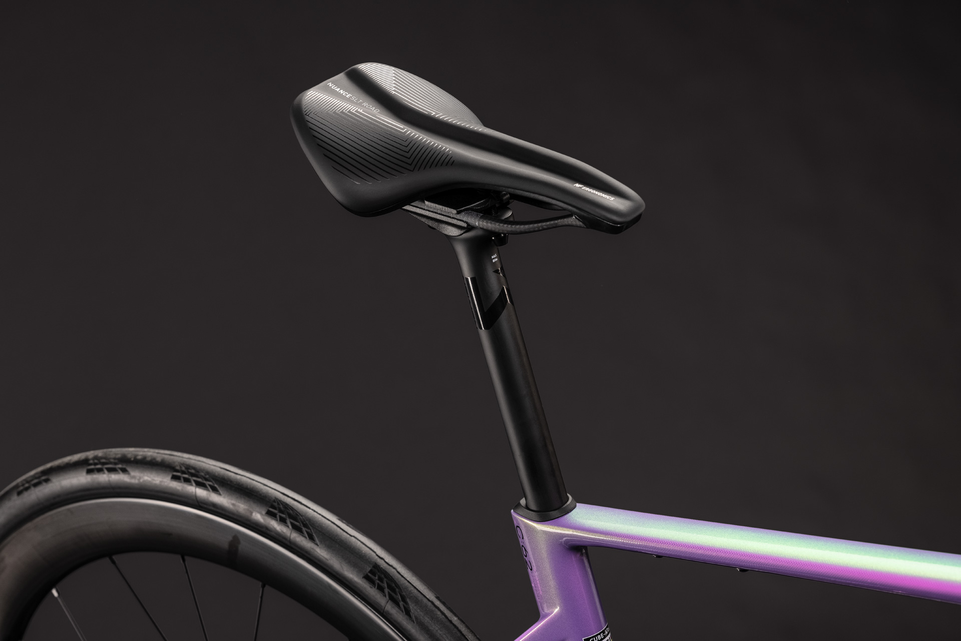 Cykler - Racercykler - Cube Attain C:62 SLT 2027 - Cosmicpurple´n´Black
