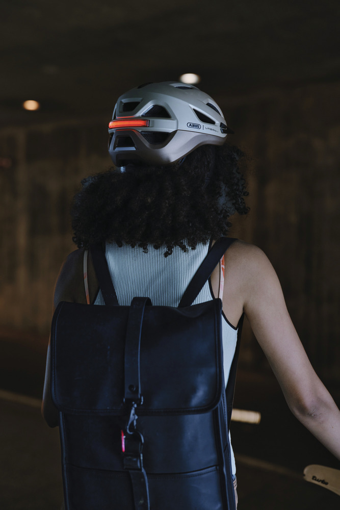 Beklædning - Cykelhjelme - Abus Hjelm Urban-I 4.0 ACE m. LED - Pepper Green