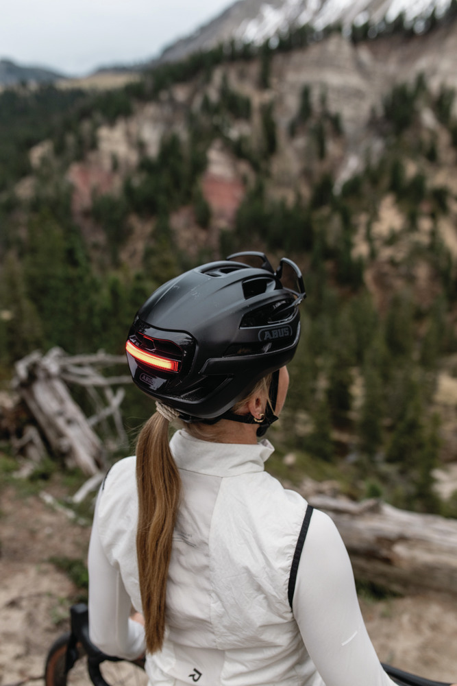 Beklædning - Cykelhjelme - Abus Taipan m. LED - Velvet Black