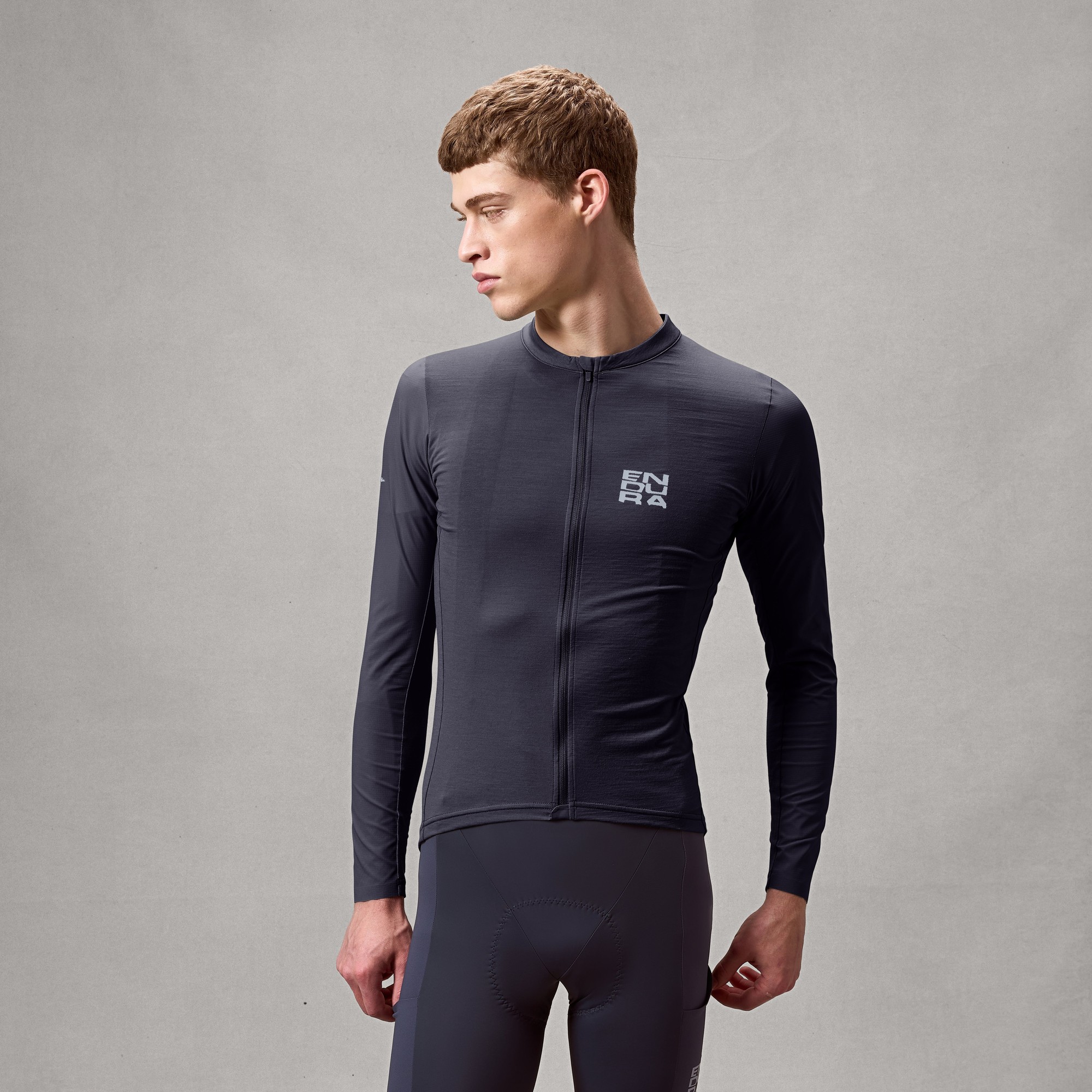 Beklædning - Cykeltrøjer - Endura AllTrack Ride L/S Jersey - Carbon Grey