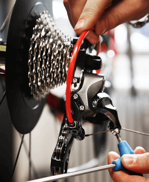 Vedligeholdelse og justering af gear på elcykel.