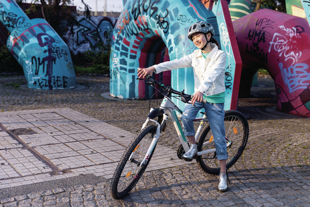 Beklædning - Cykelhjelme - Abus Youn-I 2.0 m. LED lys - Graphite Silver