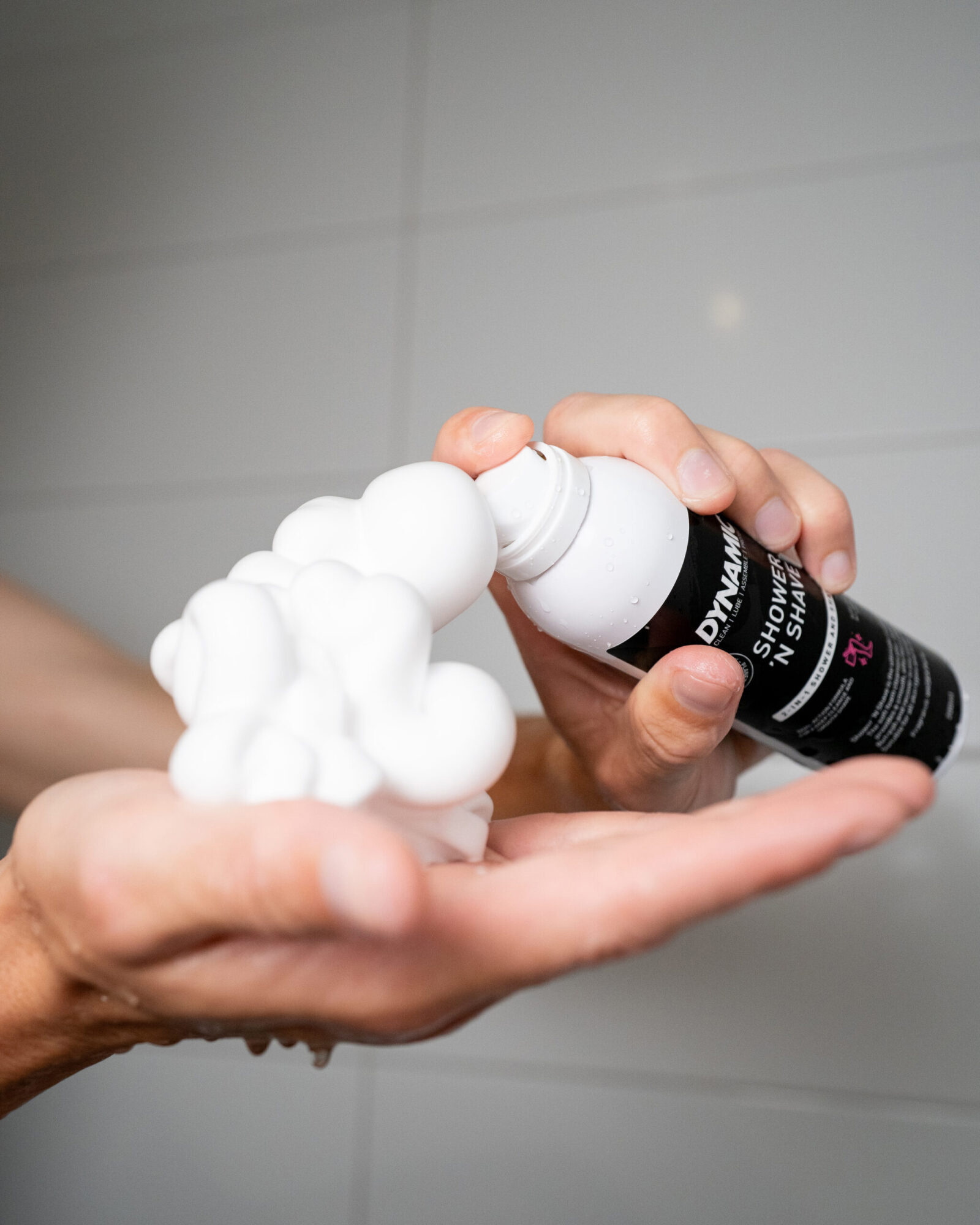 Beklædning - Krops- & tøjpleje - Dynamic Shower ’N Shave 2-in-1 Foam (SLES-free) 200ml